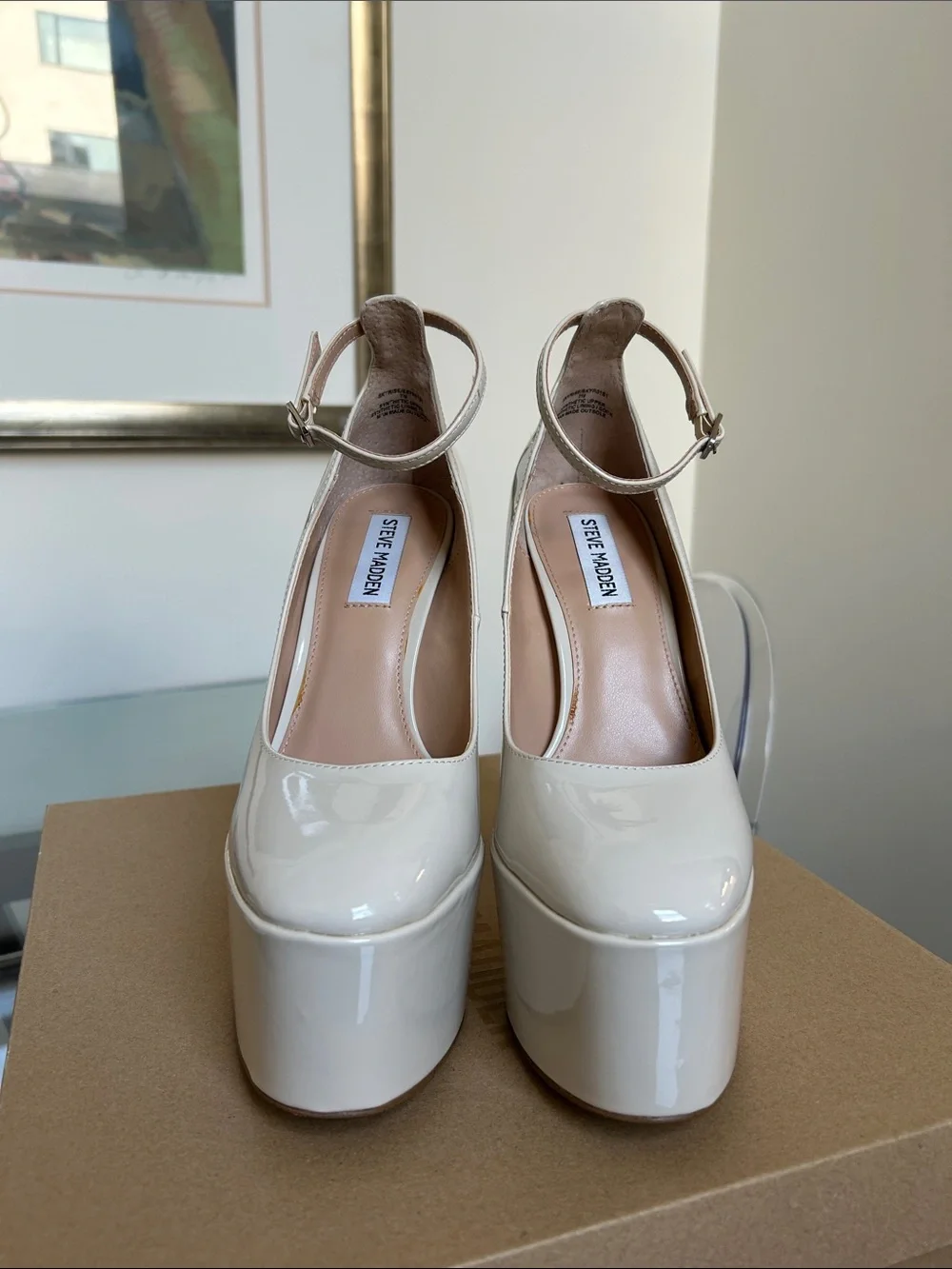 Steve Madden Skyrise Patent Platform Pump